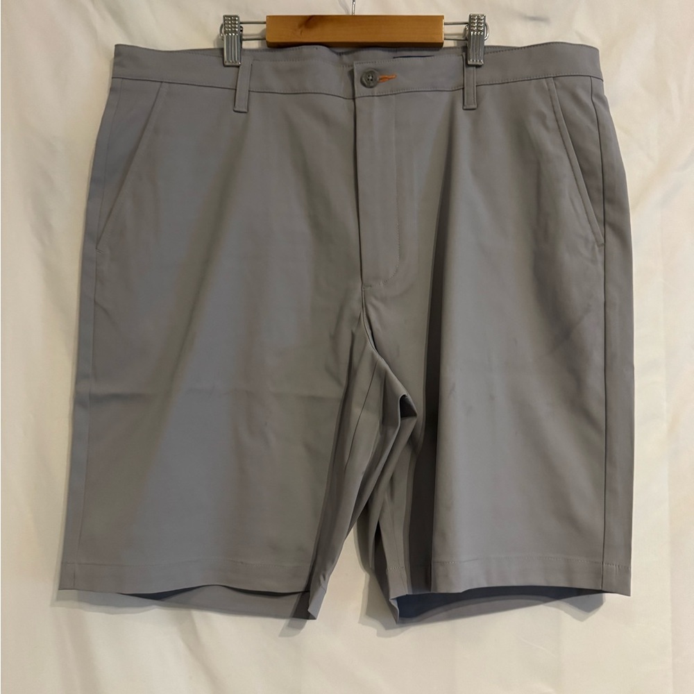 Stitch Men’s Classic Flat Front Tech Shorts in Gray